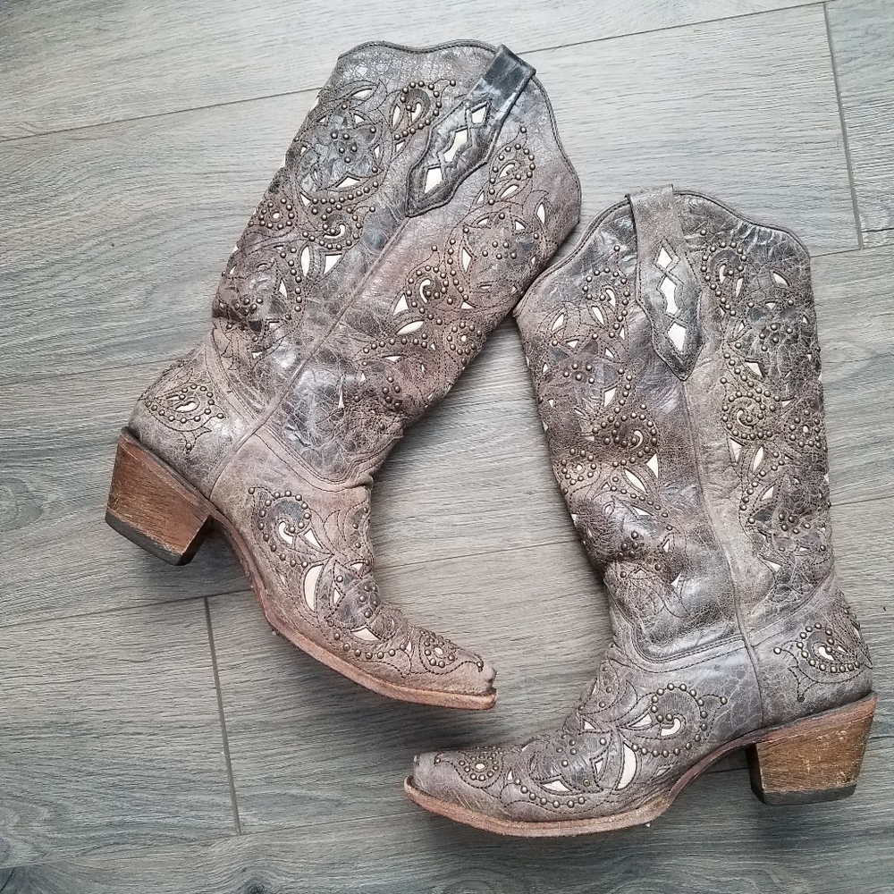 Corral boots size 8